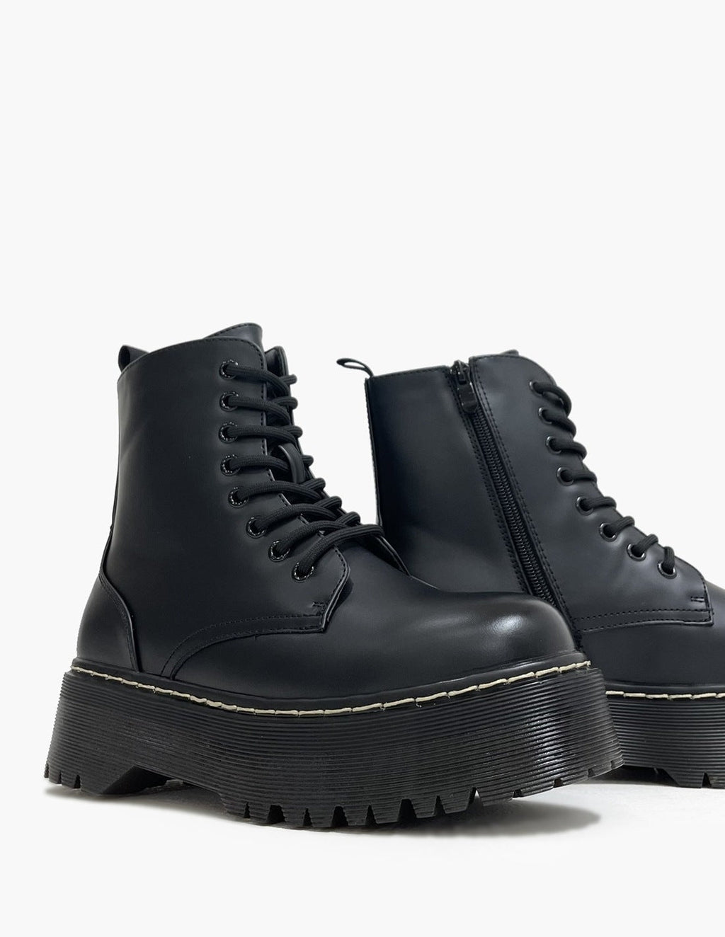 Botas Militares Negras con Plataforma