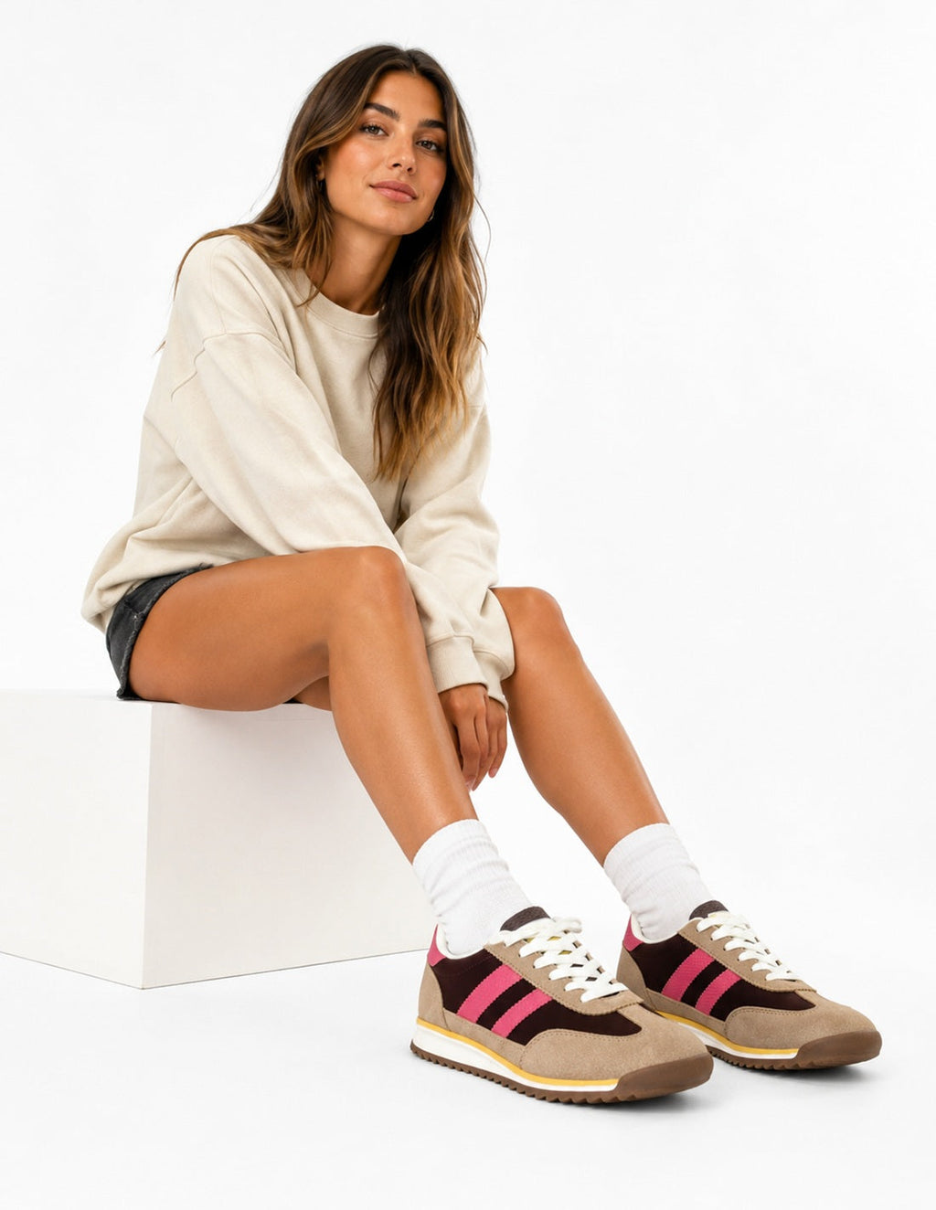 Deportivas Beige y Marrón Mujer - Detalles Rosas