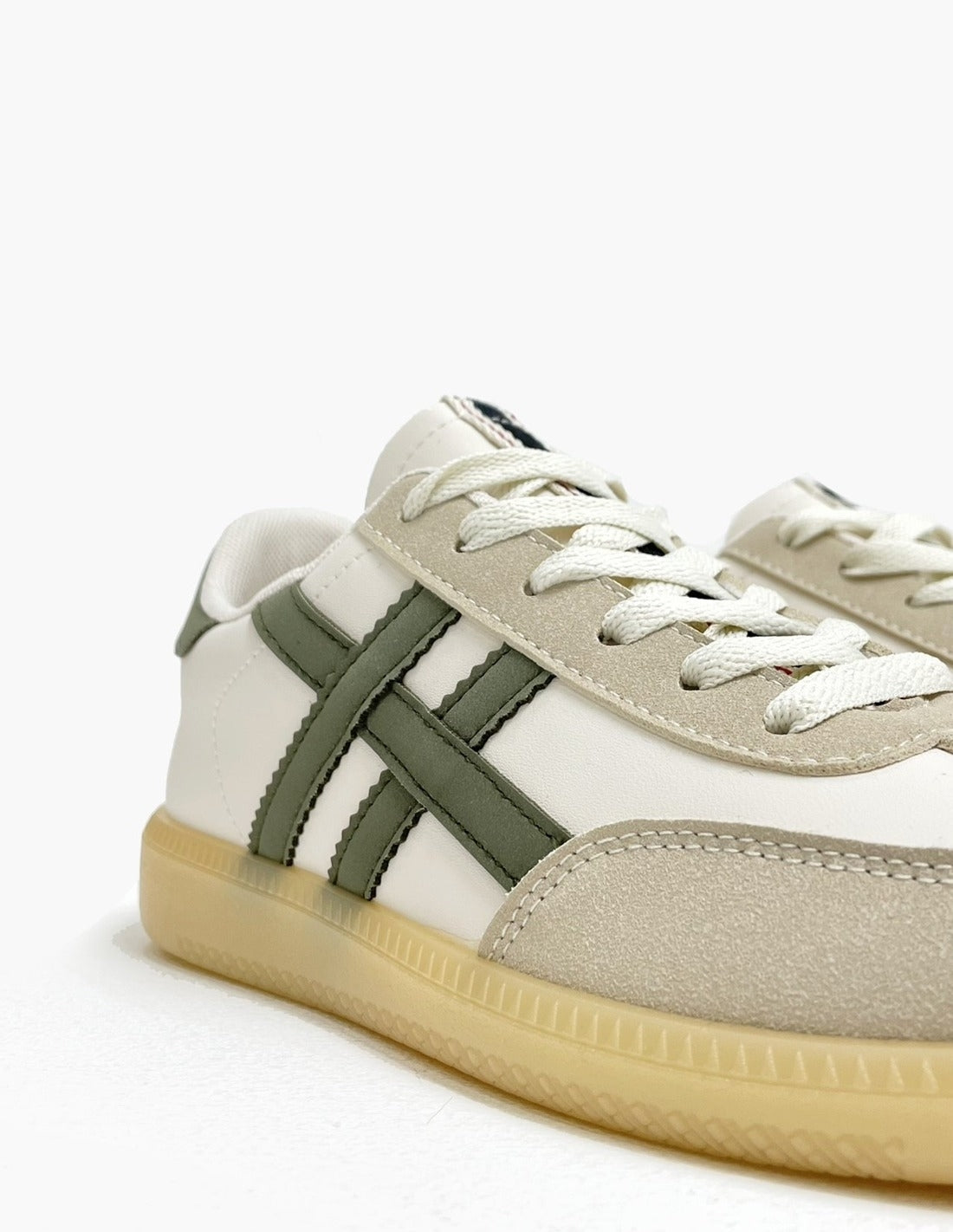 Deportivas retro beige y verde